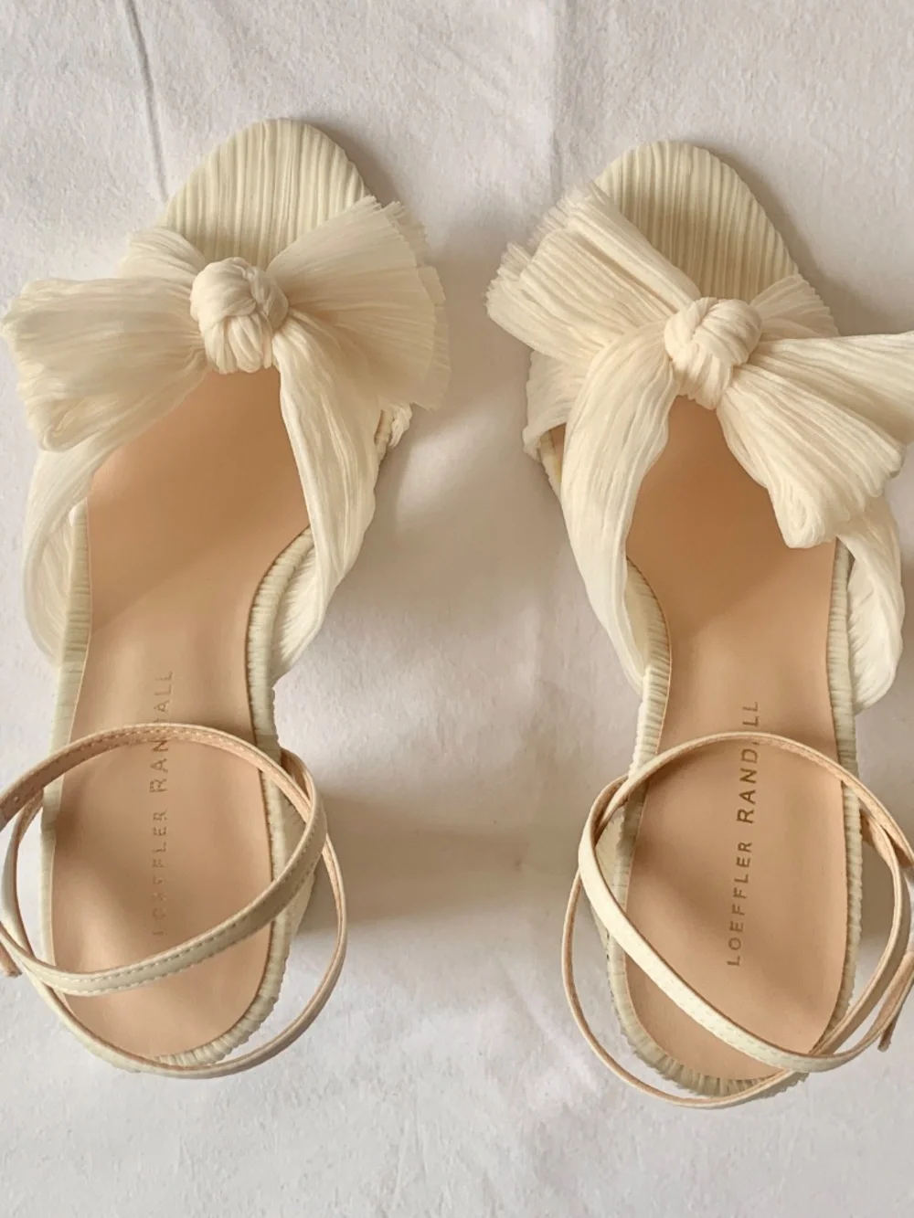 Loeffler Randall Camellia Pleated Bow Heel Pearl US9 NEW - Picture 10 of 16